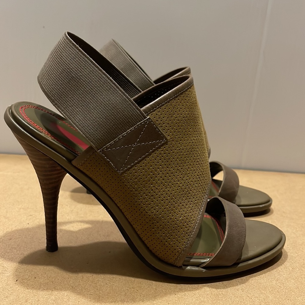 5|48 Heels